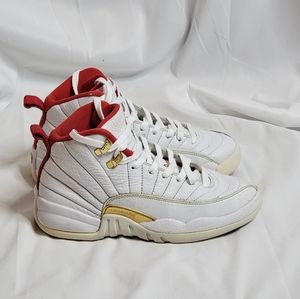 Nike Boys Air Jordan 12 White/Red Basketball Sneakers Size 6Y (Jumpman)